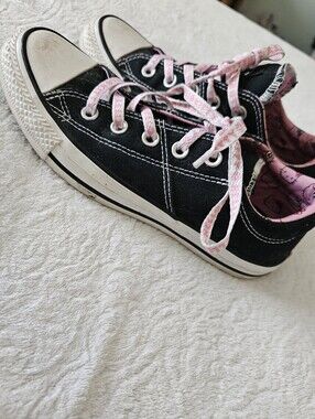 Converse x Hello Kitty Chuck Taylor All Star Madison Ox Sneakers - Women's Size